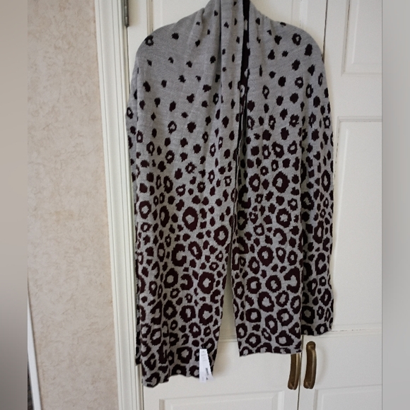 Aqua Accessories - NWT.Aqua Animal Print Wool Scarf in Brown and Gray